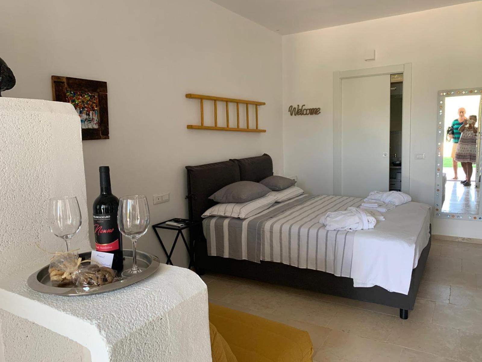 Bed and Breakfast Feudi Mandolivo Остуни Экстерьер фото